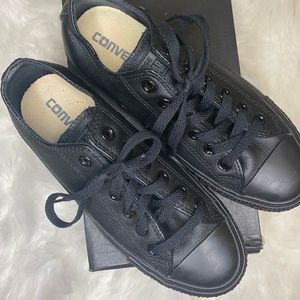 Black leather Converse Chuck Taylor 6.5W low